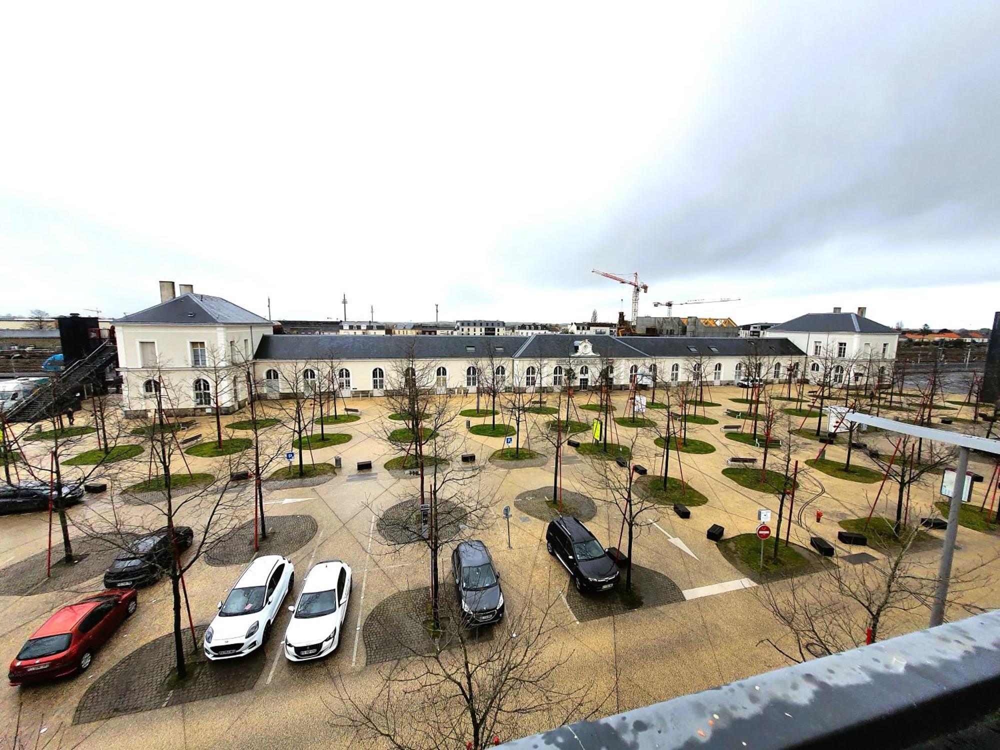 Hotel De La Gare - Restaurant Bistro Quai ラ・ロッシュ＝シュル＝ヨン エクステリア 写真