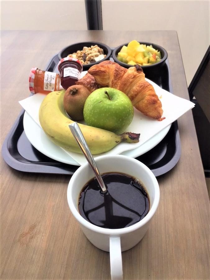 Hotel De La Gare - Restaurant Bistro Quai ラ・ロッシュ＝シュル＝ヨン エクステリア 写真