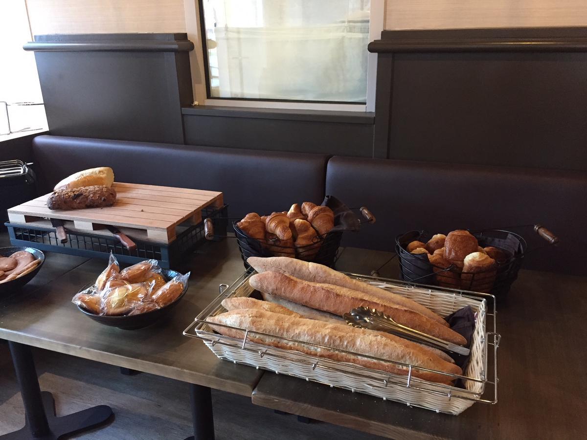 Hotel De La Gare - Restaurant Bistro Quai ラ・ロッシュ＝シュル＝ヨン エクステリア 写真