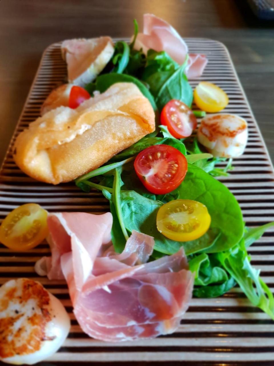 Hotel De La Gare - Restaurant Bistro Quai ラ・ロッシュ＝シュル＝ヨン エクステリア 写真