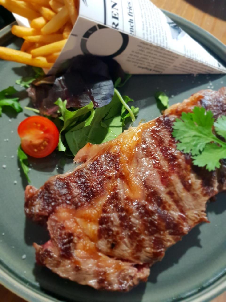 Hotel De La Gare - Restaurant Bistro Quai ラ・ロッシュ＝シュル＝ヨン エクステリア 写真