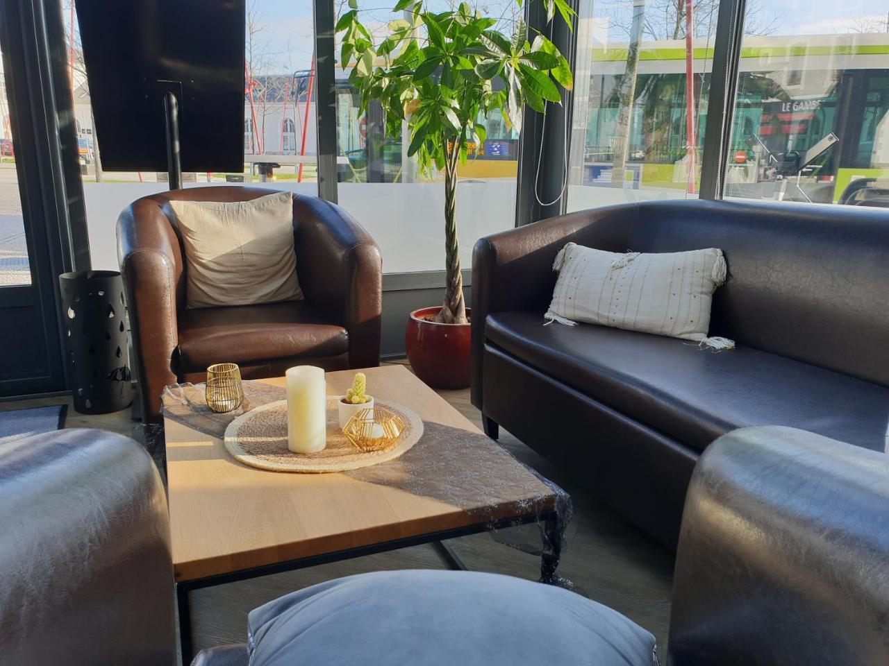 Hotel De La Gare - Restaurant Bistro Quai ラ・ロッシュ＝シュル＝ヨン エクステリア 写真